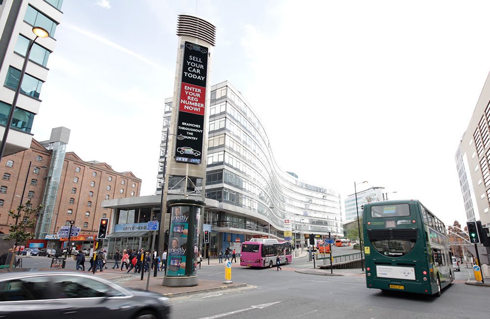 Manchester-Piccadilly-Display-Advertising.jpg